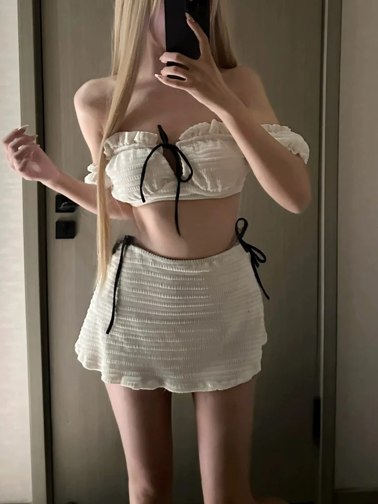 

Комплект бикини Miu Series Missy из трех предметов: элитный купальник для пляжного отдыха, повседневный костюм для серфинга для девочек с раздельными элементами и защитой от солнца.