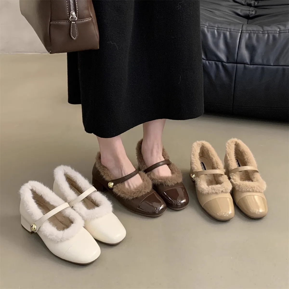 2025 Otoño e Invierno de felpa, cómodos, cálidos, zapatos de tacón grueso para mujer, abrigo elegante de estilo dulce con zapatos de tacón alto de terciopelo