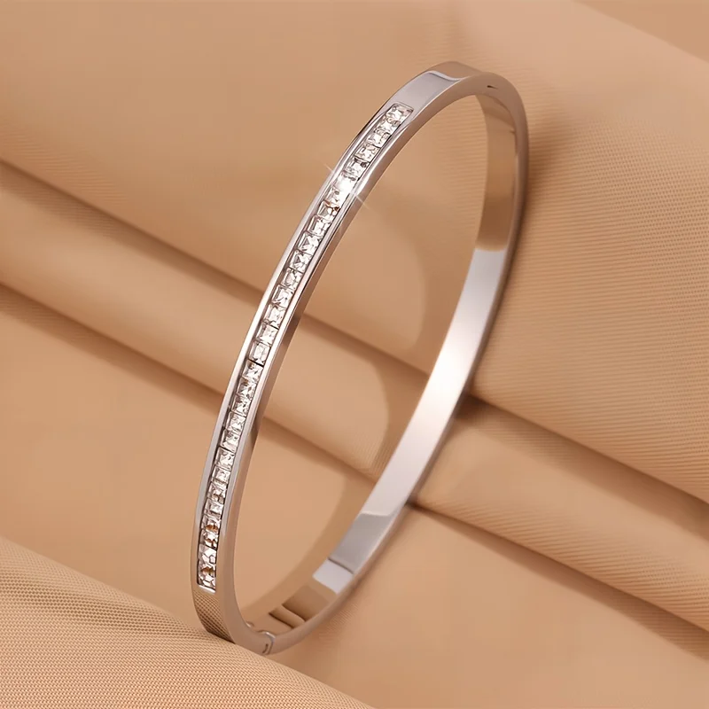 2026 Trendiges Titanstahl-Armband, stapelbar, römische Ziffer, Zirkon-Manschettenarmband für Frauen, luxuriöser minimalistischer Schmuck, Geschenk – Detail 3