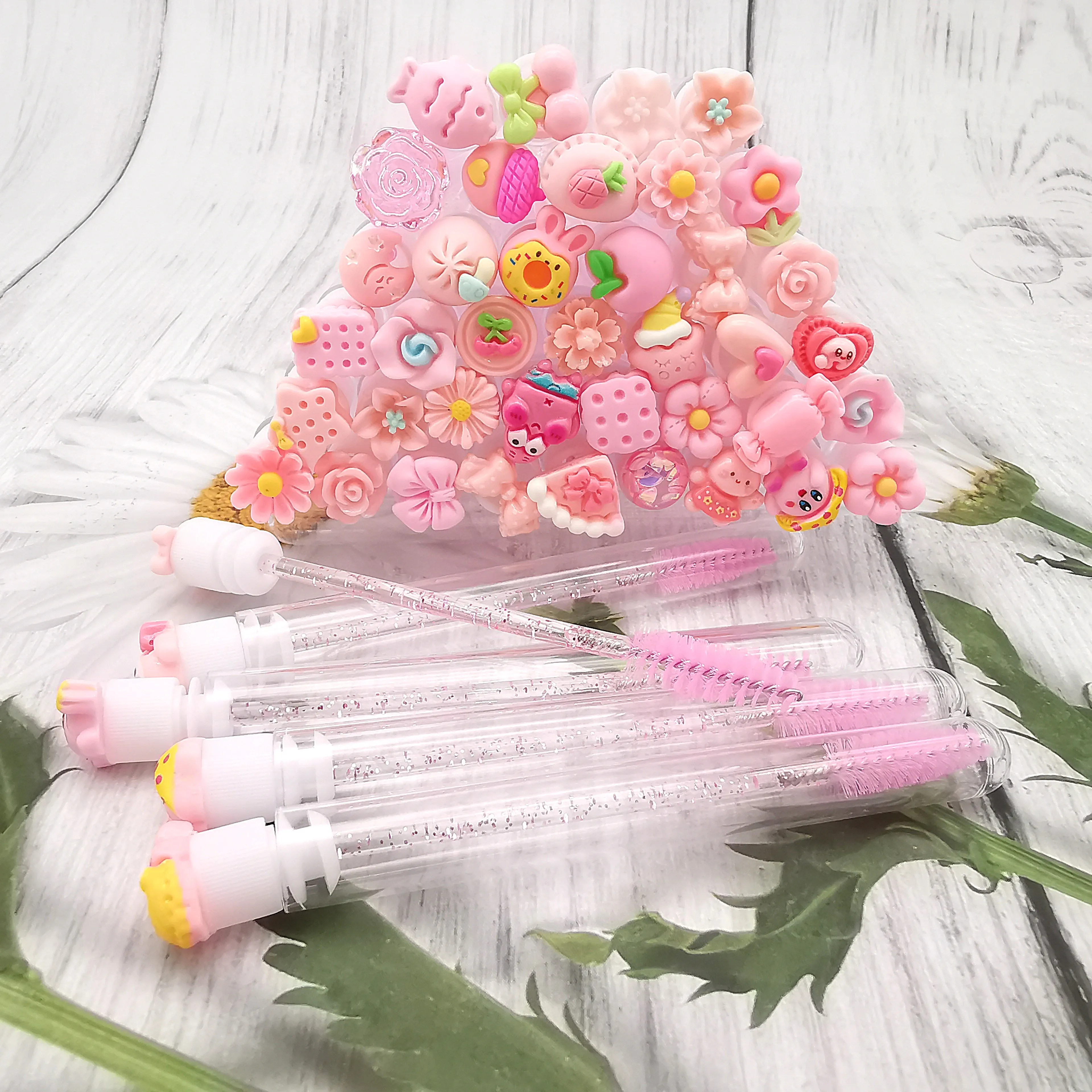 50Pcs Cartoon Lash Brush Tube Eyelash Lash Mascara Wand Tube Spoolie Cases Eyelash Lash Brush Tube Eyelash Extension Brush