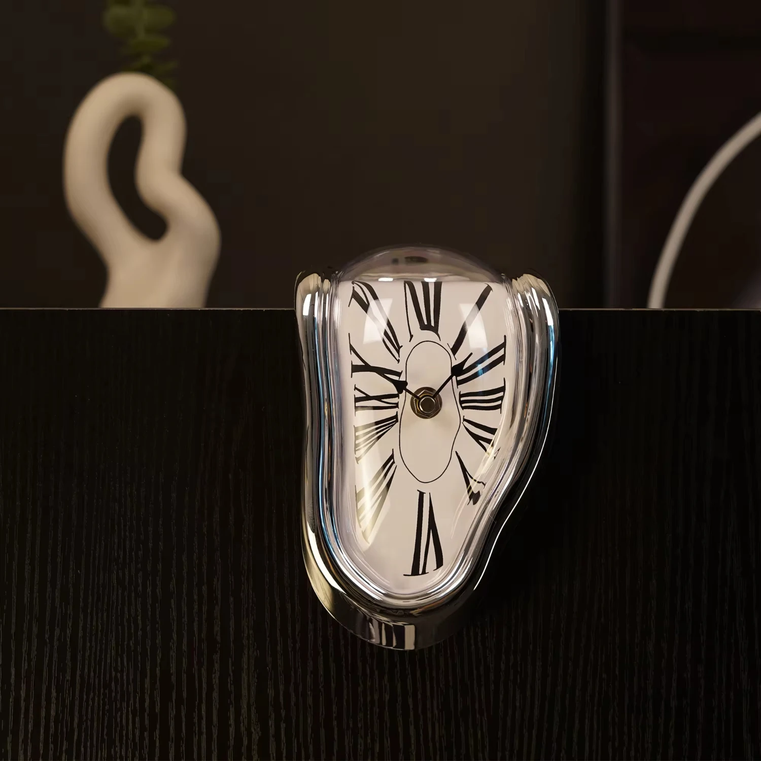 

DALI Melting Clock Table Clock Table Decoration Holiday Gifts Creative Gifts Silver Clock