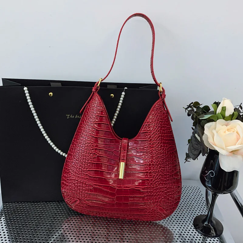 

​​Underarm Cloud Bag Women Premium Compact Shoulder Purse Smooth Leather Minimalist Design Coffee Run Ready Everyday Carry