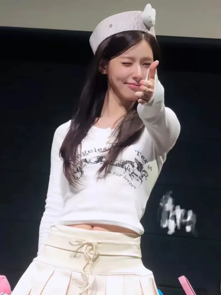 

Winter 2025 Women's Casual Sle Long Sve Hooded T-irt Printed Cotton ort Length round Ne Glwny Zhao Meiyang Design