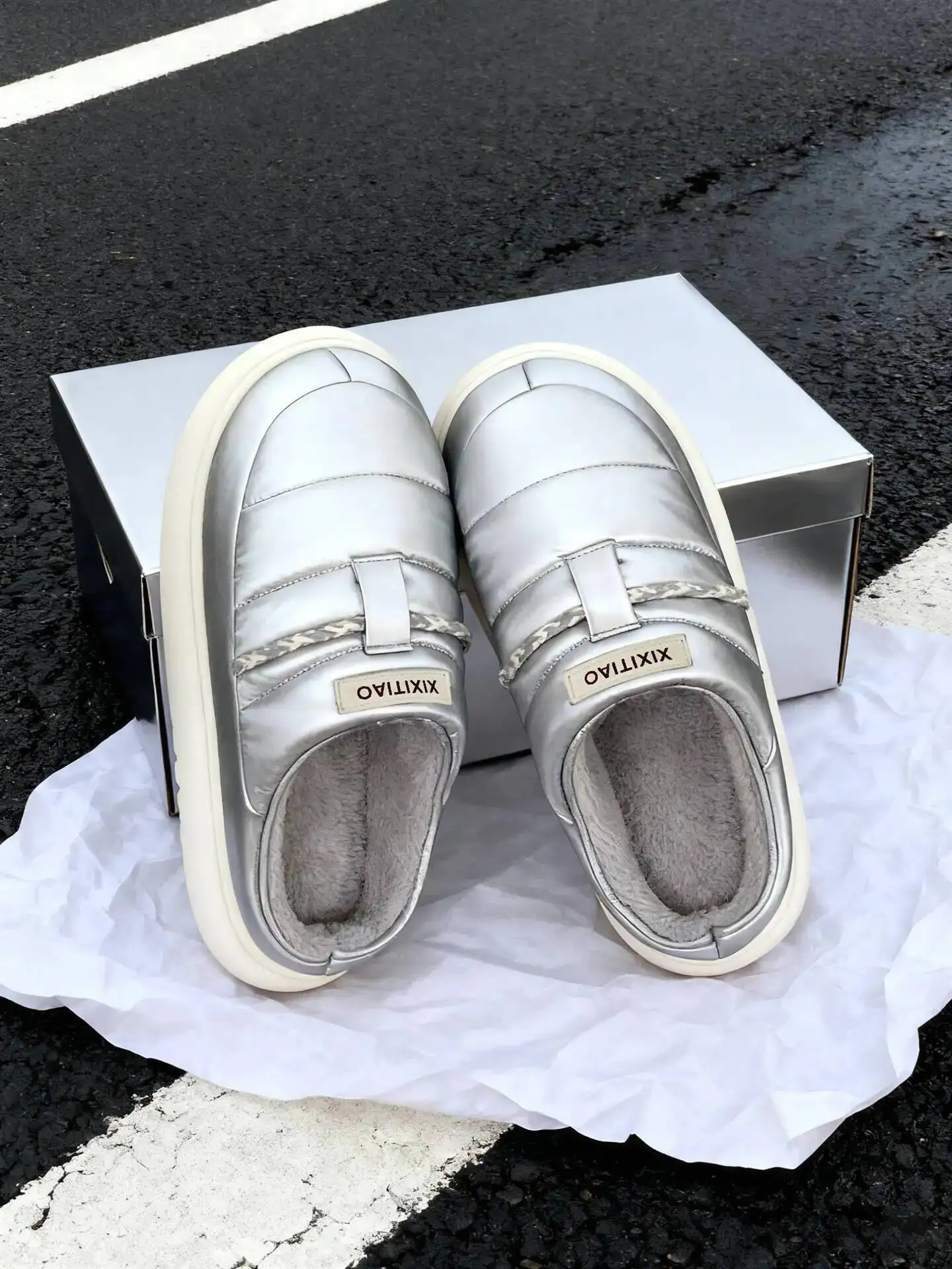 

Man Plush Slippers 2025 Winter Men's Outdoor Waterproof Slippers Versatile Soft Sole Indoor Household Cotton Slippers