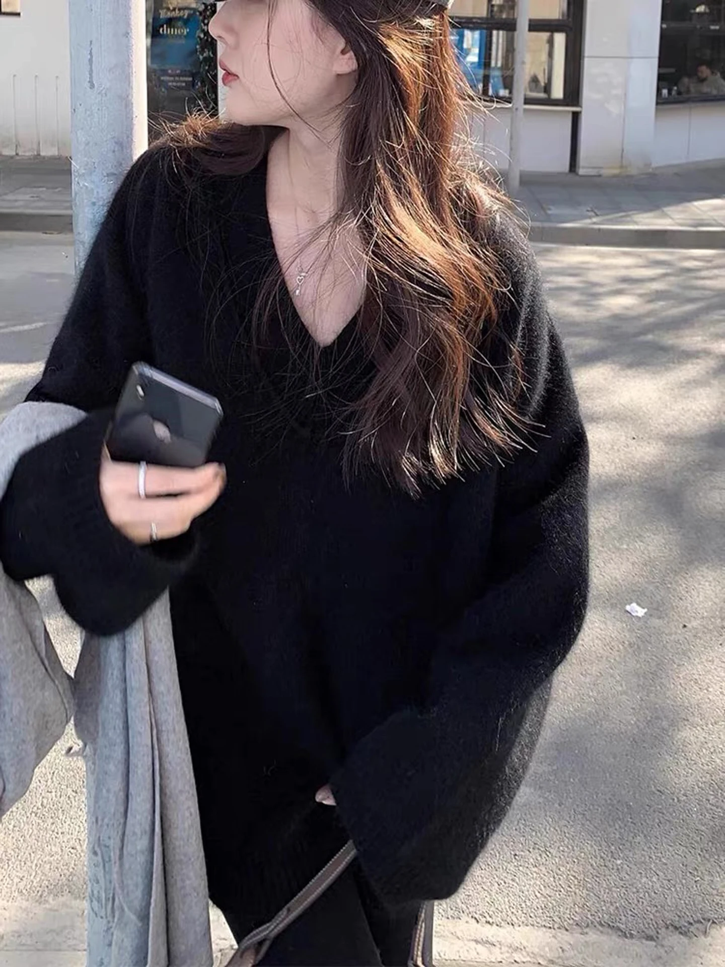 Red V-neck lazy wind in winter 100% pure cashmere sweater women's high-end soft waxy thick sweater in autumn and winter