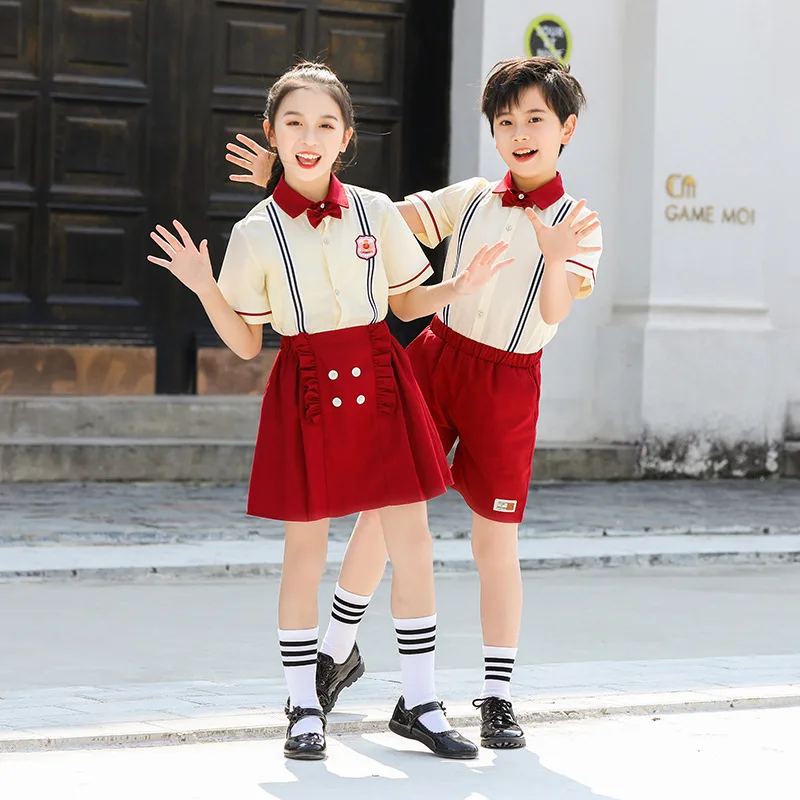 Uniformes de Maternelle, Costumes d'Été, de Performance, d'École Primaire Rouge, Chemises à Manches Courtes, C057