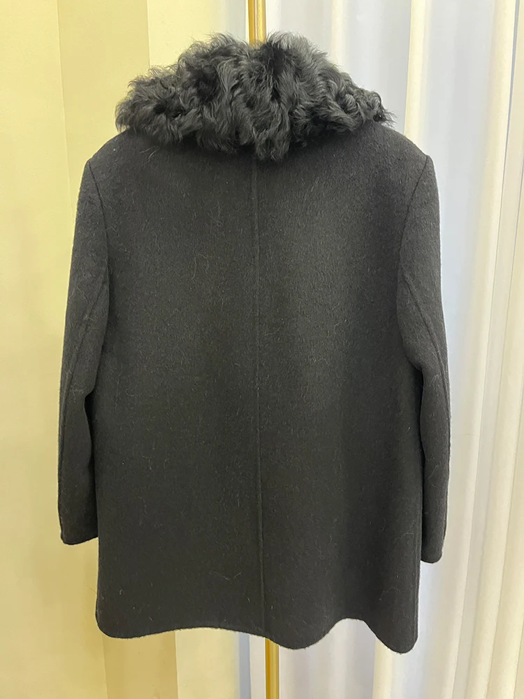 Рисунок 5 - Осенне-зимняя куртка из натурального меха и шерсти