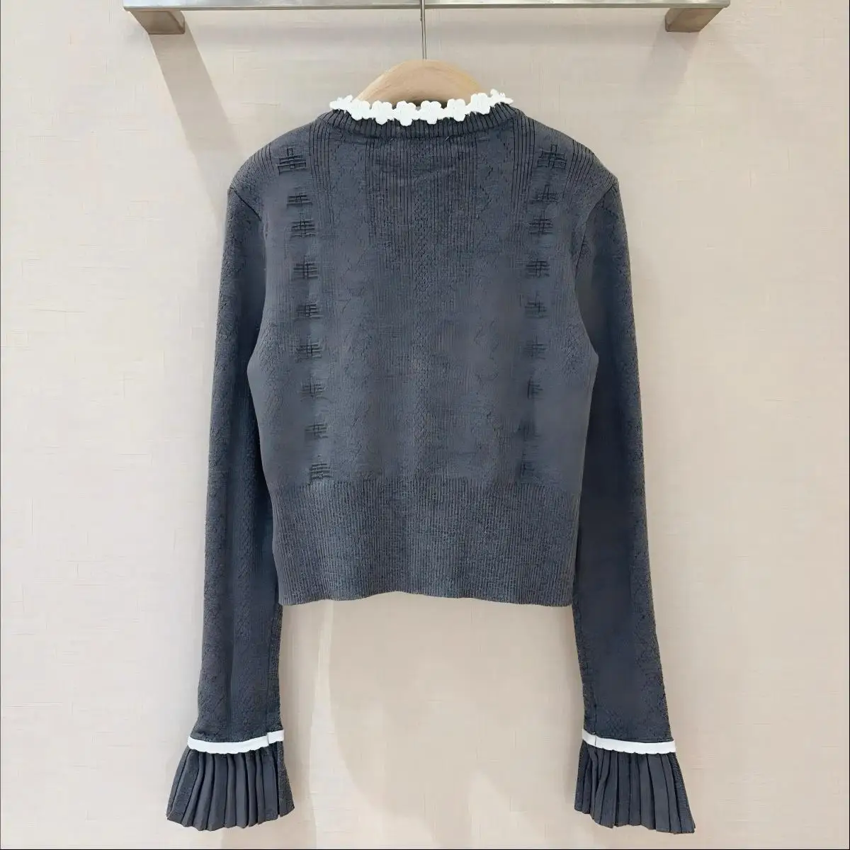 2026 high-quality new women's clothing gentle flower collar knitted thin cardigan--hb723