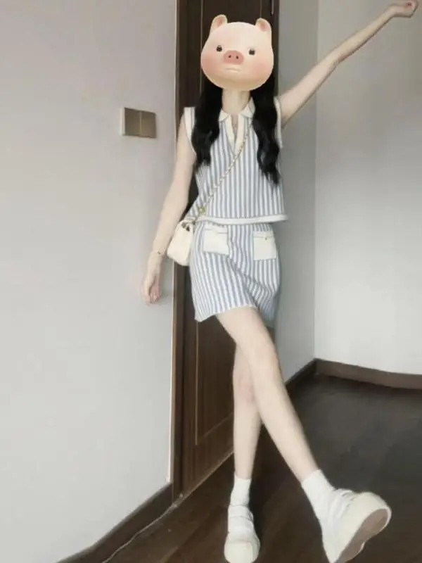 

Fashionable Stripe Top And Skirt Set Summer Collection Women's Clothing Comfortable Cotton Material Neck Design
