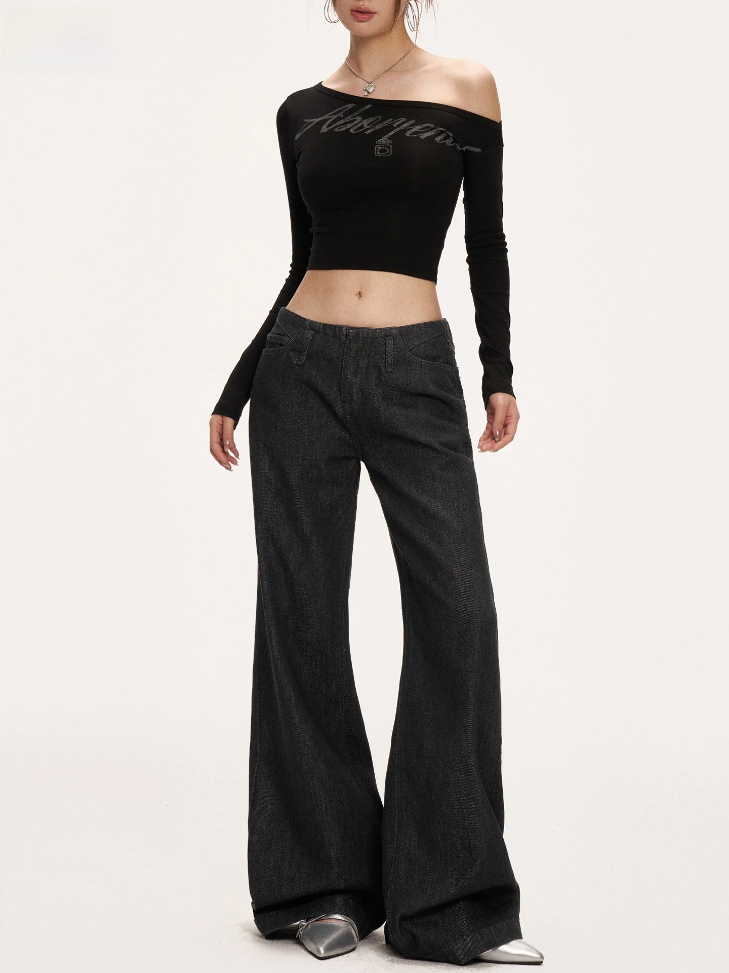 

Low Waist Flared Jeans Women's Original Denim Color American Retro Loose Fit Ladies Jeans Spring 2026 Fashion Trend