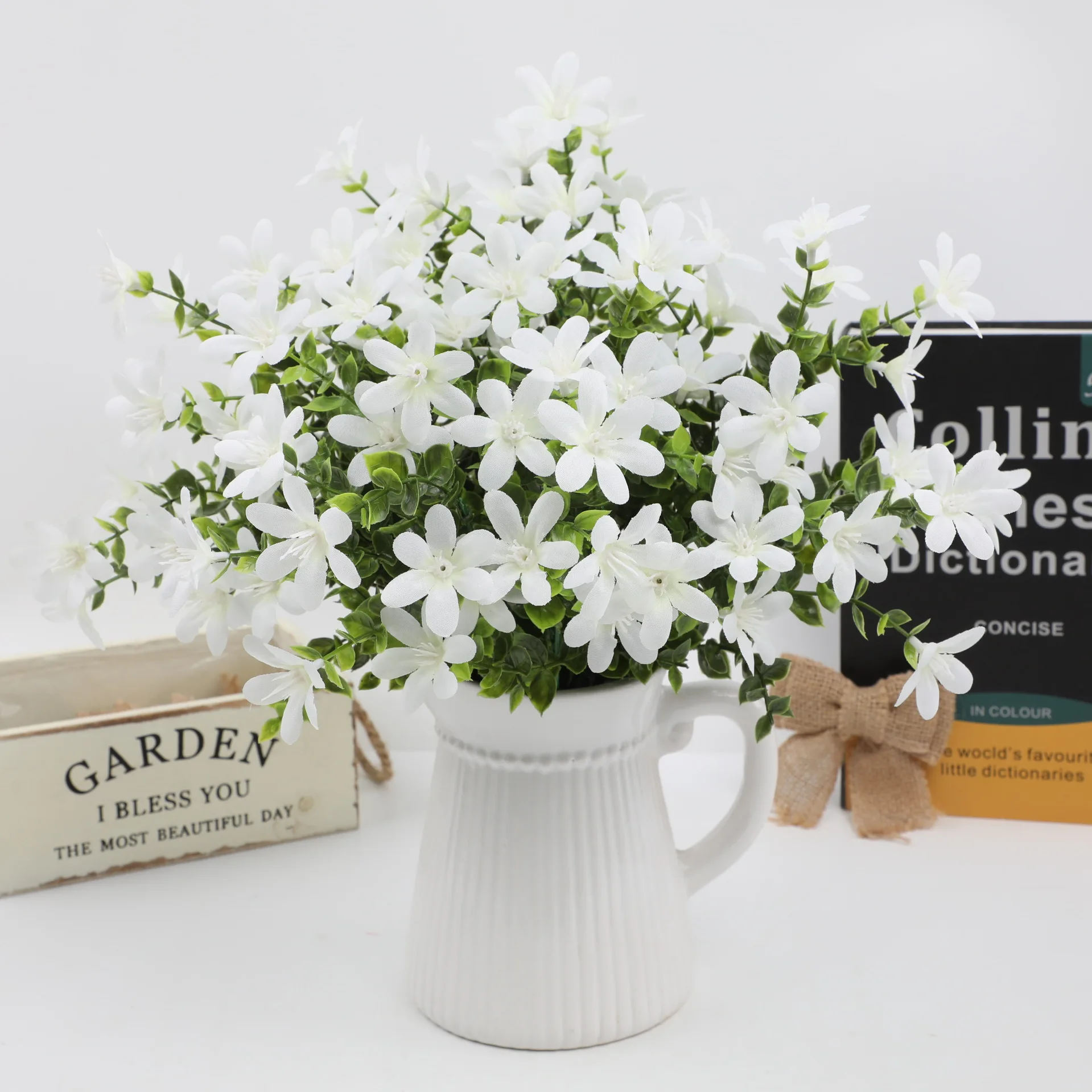 

Simulation flower orchid water plum bouquet wedding bouquet home decoration small fresh simulation green plant eucalyptus