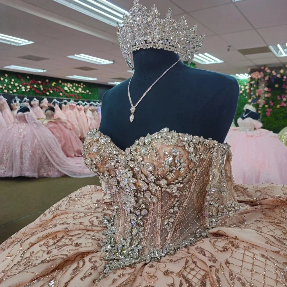 Błyszczące suknie Quinceañera, suknie balowe, dekolt w serduszko, koronka, kryształki, sukienki na Sweet 16, 15 Años, szyte na miarę