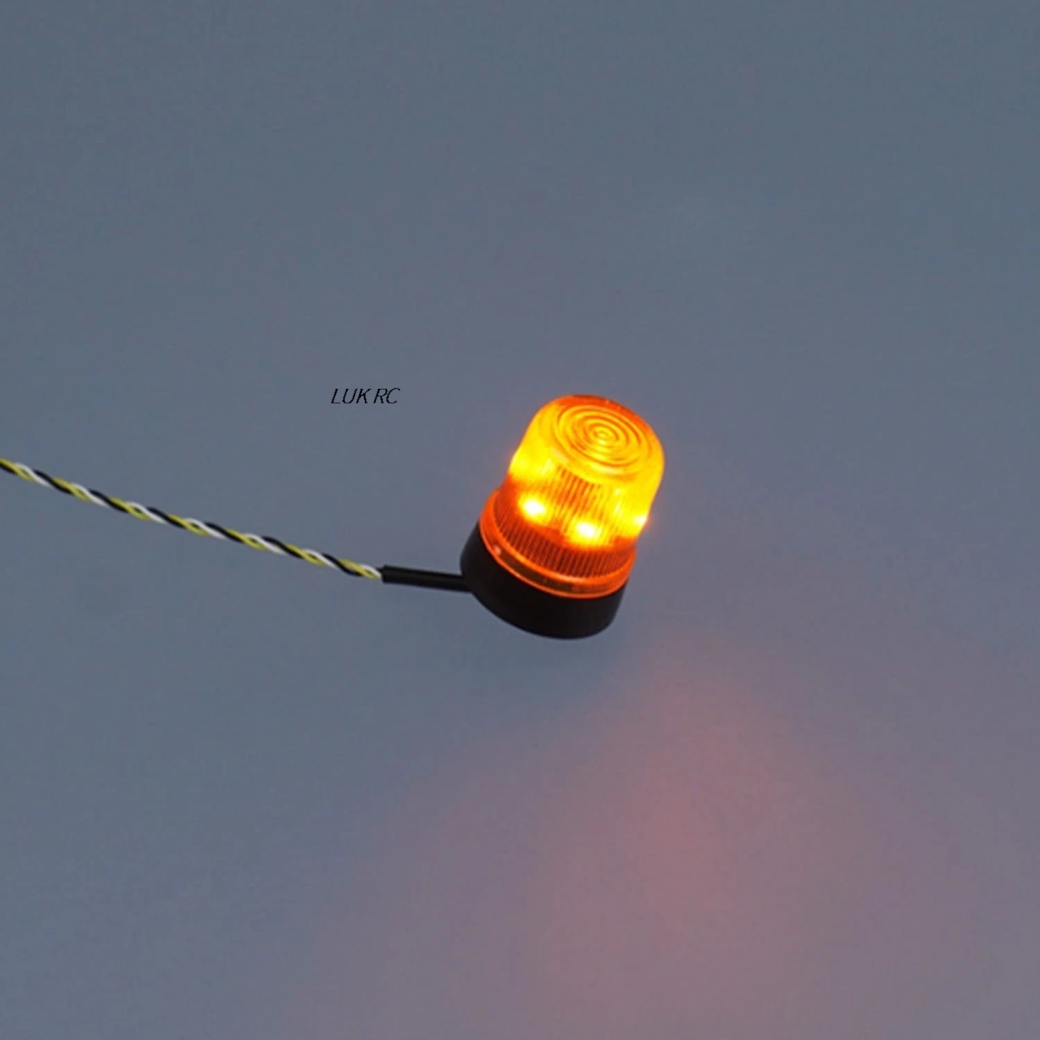 

1 пара 5 В светодиодный вращающийся на 360 градусов пластиковый сигнальный светильник для 1/14 DIY RC модель трактора грузовика экскаватор самосвал бульдозер самосвал