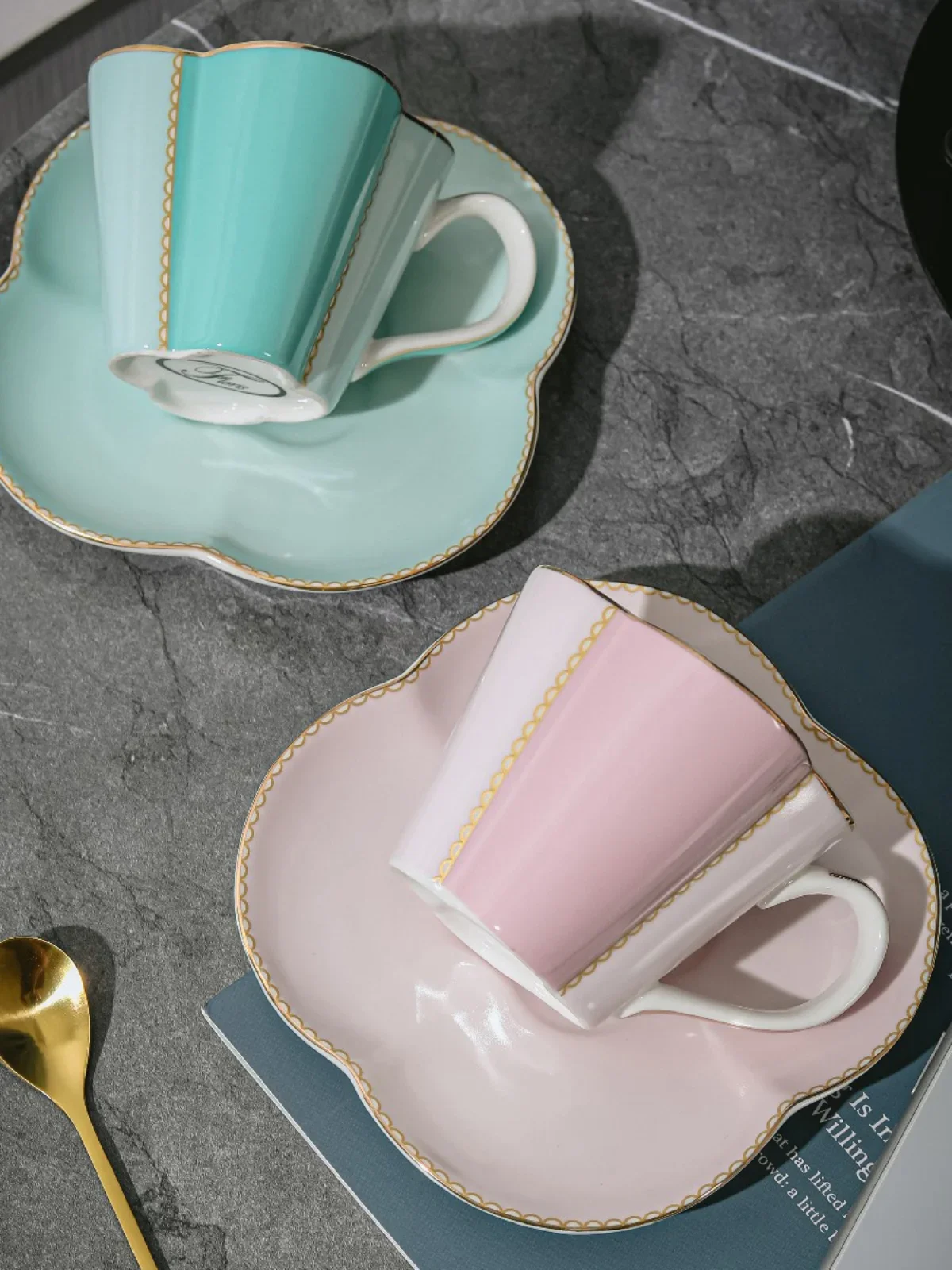 

150/300ml Japanese Style Bone Porcelain Coffee Cup Plate Bow Pattern Creative Mug Double Layer Pastry Plate Send Friends Gift
