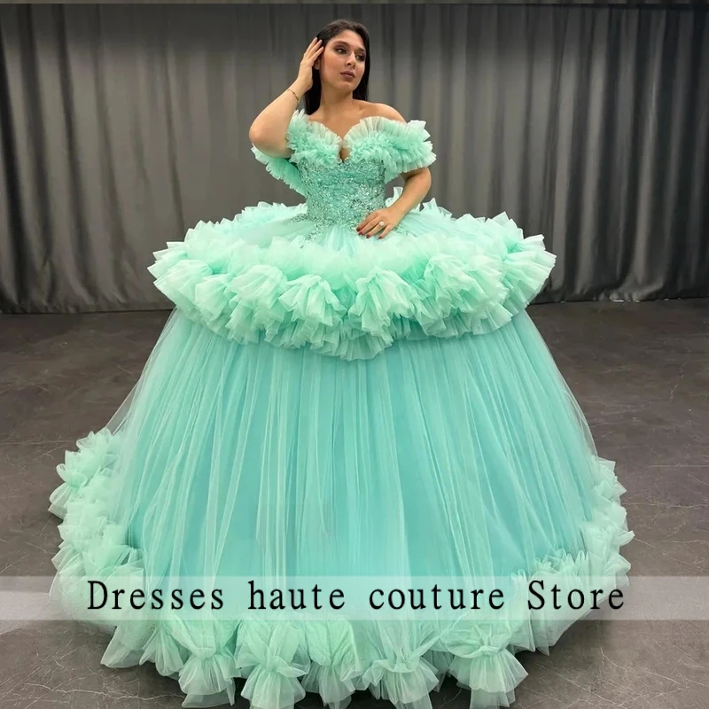Sprookjesachtige gelaagde Quinceanera-jurken voor meisjes Uit de schouder A-lijn Geplooide applicaties Vestidos De 15 Plus Aangepast