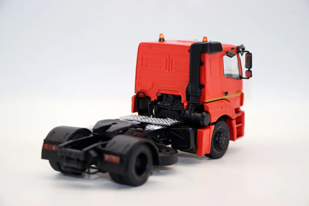 Neues KAMAZ-Traktor-Spielzeug aus SSM im Maßstab 1:43 der UdSSR Turck aus Druckgusslegierung, Silmutaion-Modell von Autohistory zur Sammlung
