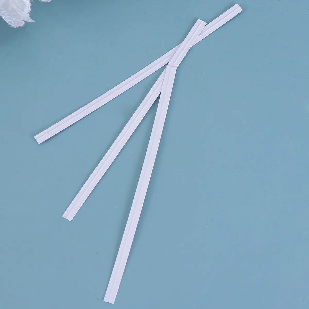 1000 unidades de lazos de etiqueta blanca para sellar bolsas de embalaje, para manualidades, bricolaje, floristería, aptos para alimentos, con alambre de hierro cubierto de papel, para cajas de regalo