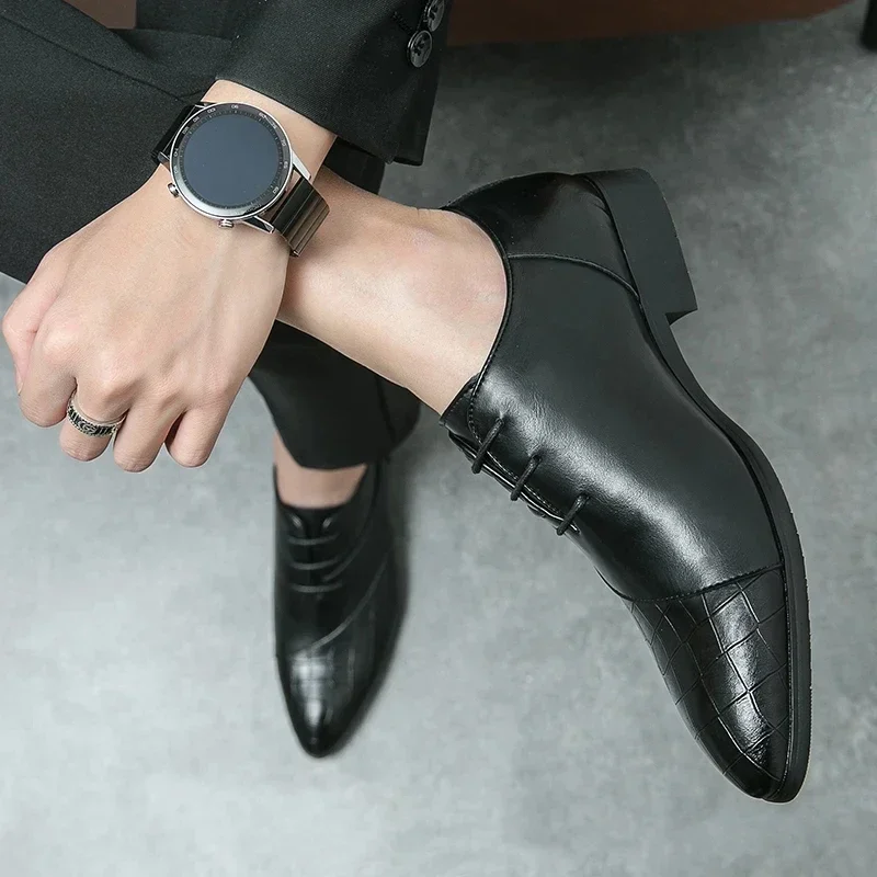 Luksusowe skórzane buty dla mężczyzn Marka Derby Shoes dla mężczyzn Sznurowane męskie buty formalne Ręcznie robione obuwie biznesowe 2024 — zdjęcie 5