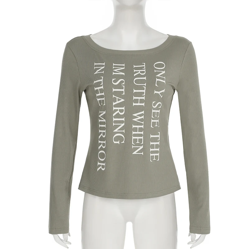 SUCHCUTE T-Shirt mit schrägem Kragen und Buchstaben-Aufdruck für Damen, elegante Langarm-T-Shirts, Y2k, sexy Streetwear-Tops, lässiges Outfit, Sommer-Chic – Detail 4