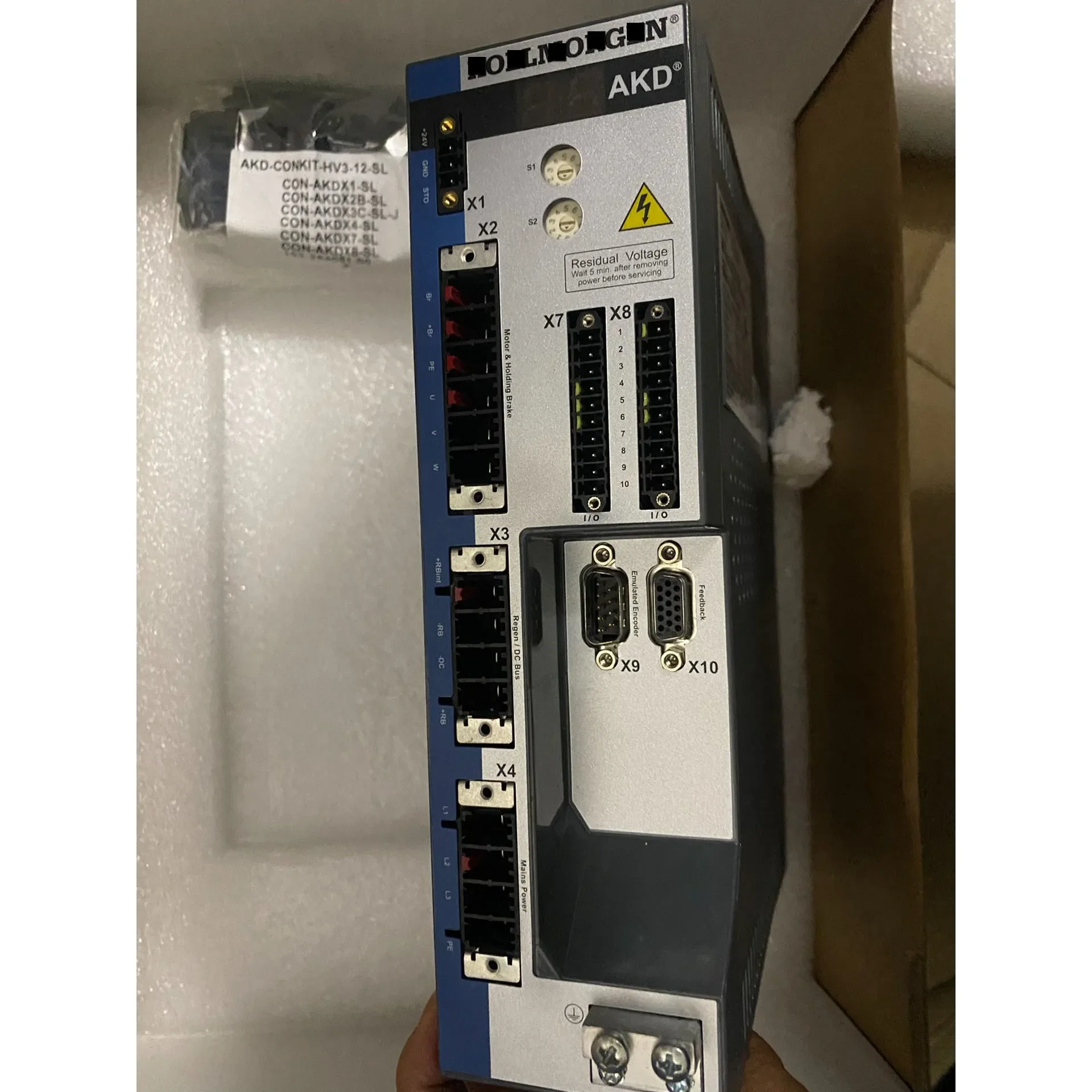 

AKD-P01207-NBPN-0123 Сервопривод AKD, новая открытая коробка