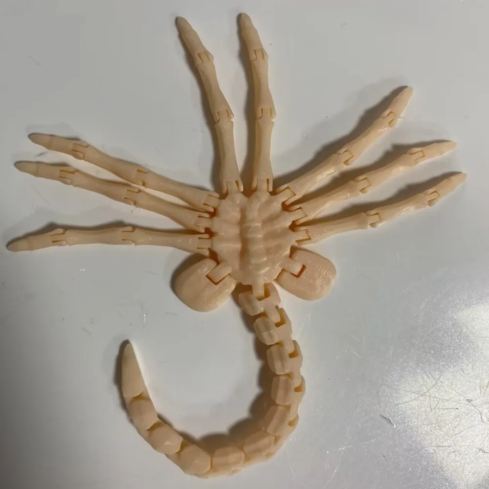 エイリアンフェイスハガーモデル,柔軟な関節,デスクトップ装飾,手作り