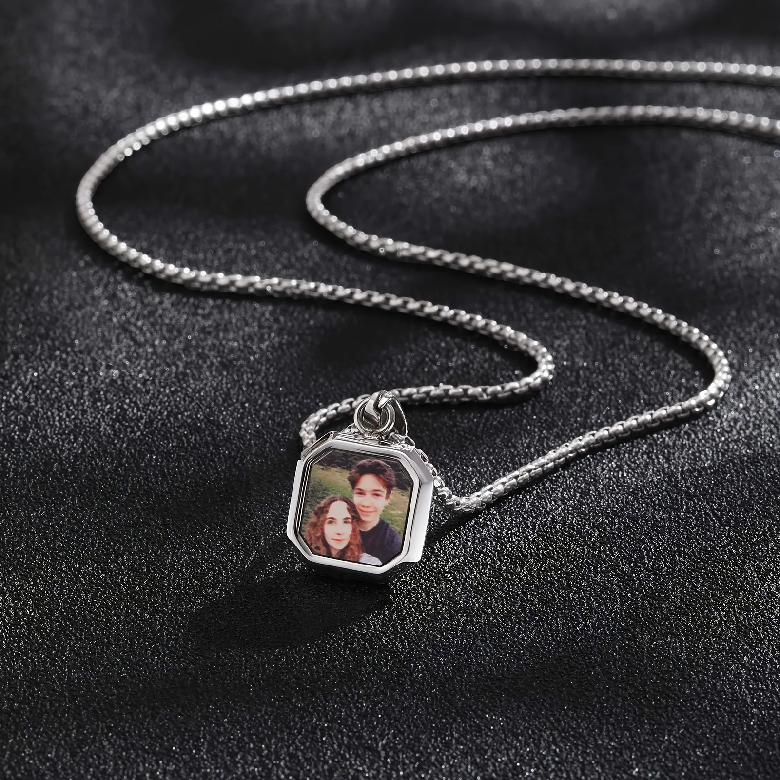 صورة شخصية محفورة نص قلادة حصرية مجوهرات مخصصة أنيقة ريترو مناسبة لهدية عيد الميلاد في عيد الحب #5