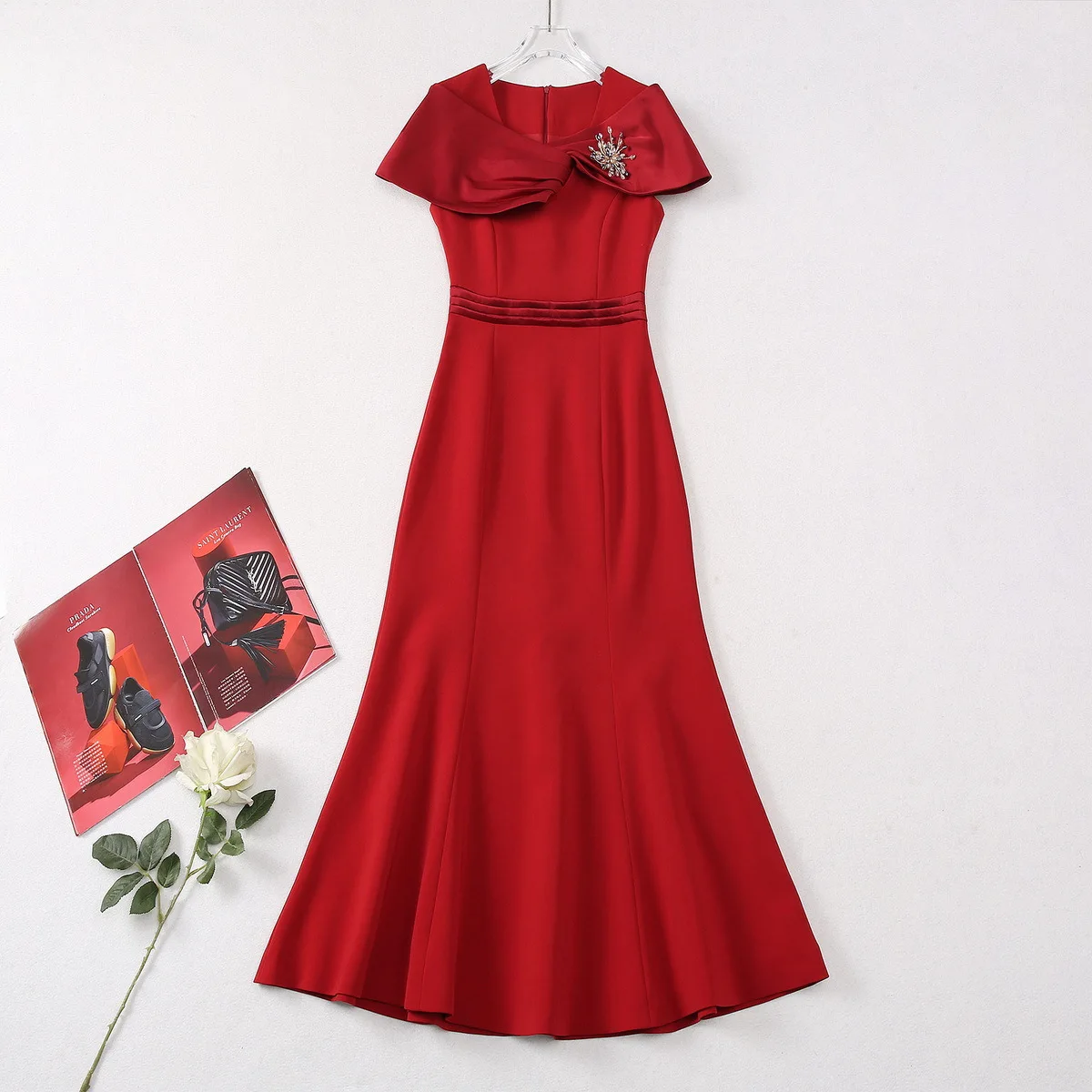 

Europe and the United States women's 2024 summer new Short sleeve studded brooch fashion Red fishtail dress