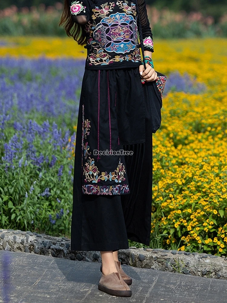 سراويل نسائية مطرزة من القطن والكتان على الطراز الصيني لعام 2025 سراويل نسائية فضفاضة بخصر مطاطي غير منتظمة سراويل واسعة الساق