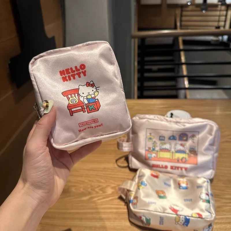 

Japanese hello kitty cartoon zipper makeup bag change lipstick headphone powder makeup storage bag ladies birthday gift