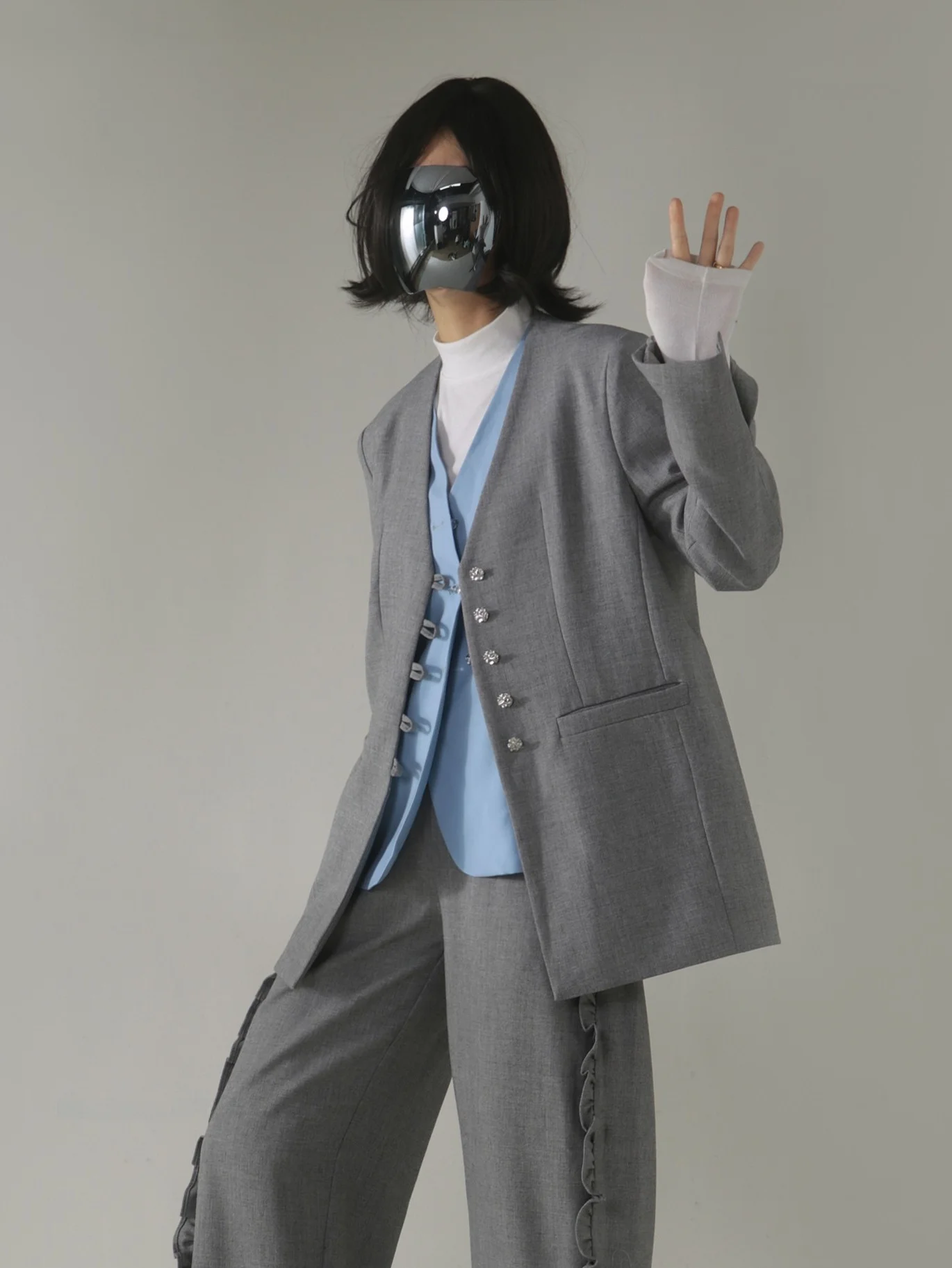 

Новинка: Женский повседневный свободный костюм WHOOOS с V-образным вырезом, на одной пуговице, с длинными рукавами, для работы и прогулок, весна