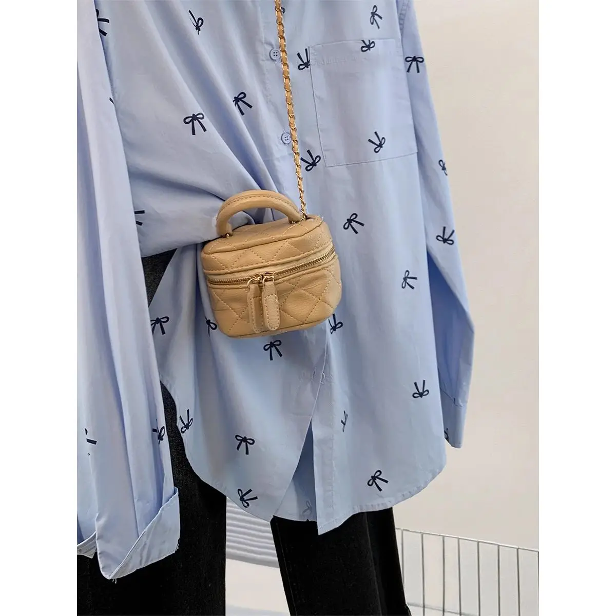 Blauw polokraagshirt met strik voor dames in de lente en herfst New College Style shirt Design top met lange mouwen