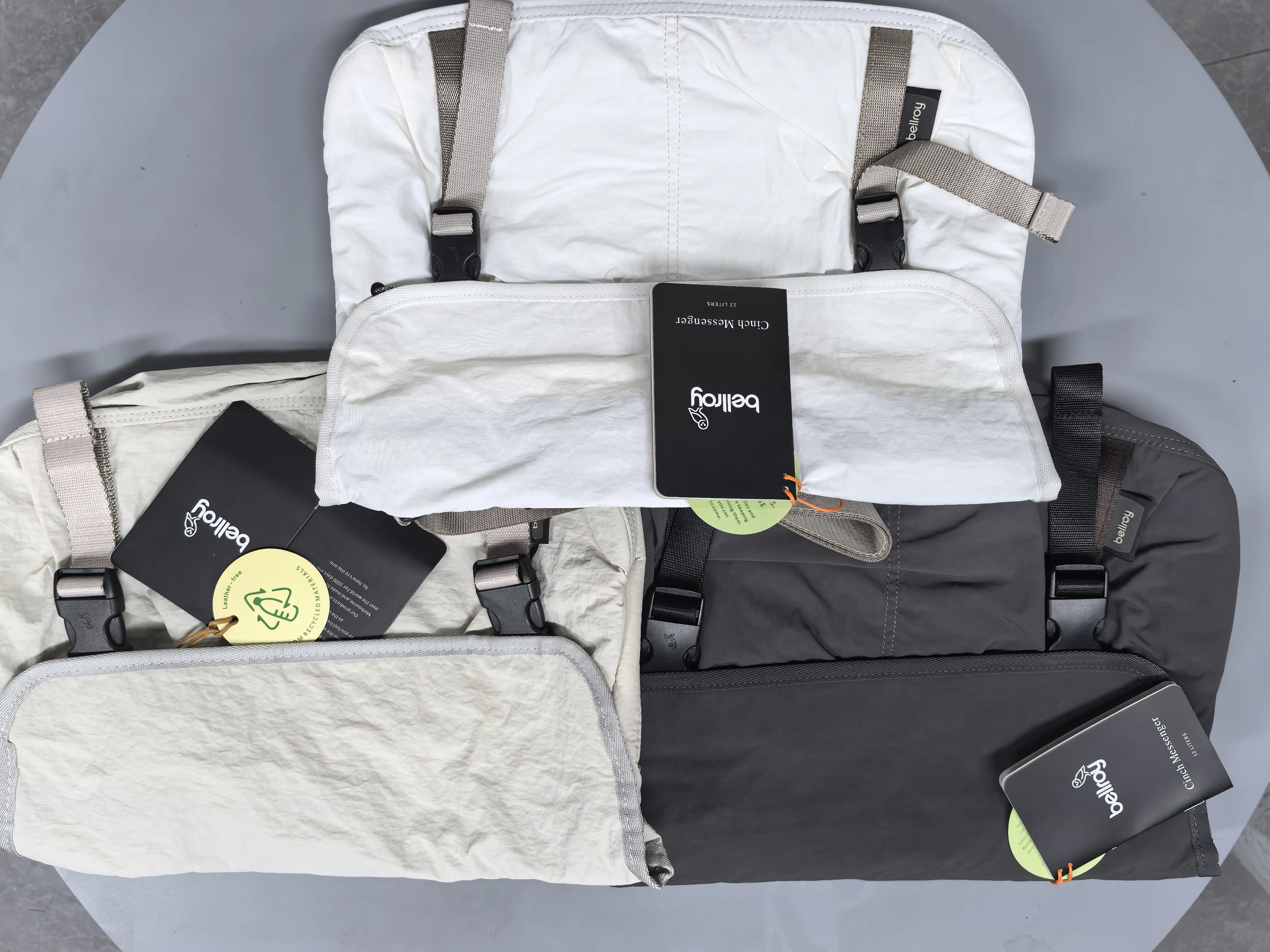 Bellroy Cinch Messenger 12L Water-Resistant Lightweight Crossbody Bag Casual Commuter Shoulder Bag Adjustable Strap Purse