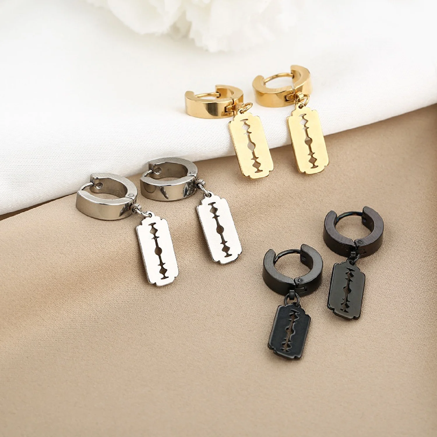 1Pair Punk Gothic Stainless Steel Stud Earring Creative Blade Pendant punk rock razor blade earrings Gothic Hip-hop Ear Jewelry