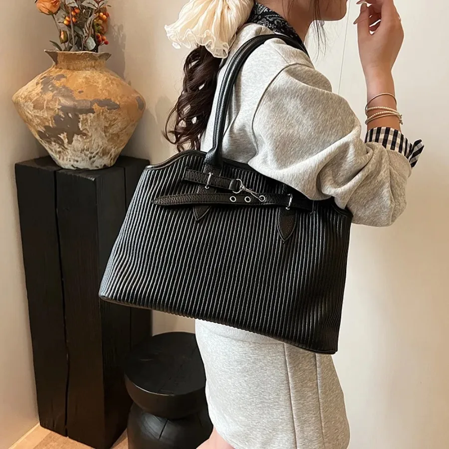 

New retro fashion casual niche handbag commuter shell bag hundred with Yang Qi striped single shoulder crossbody female bag