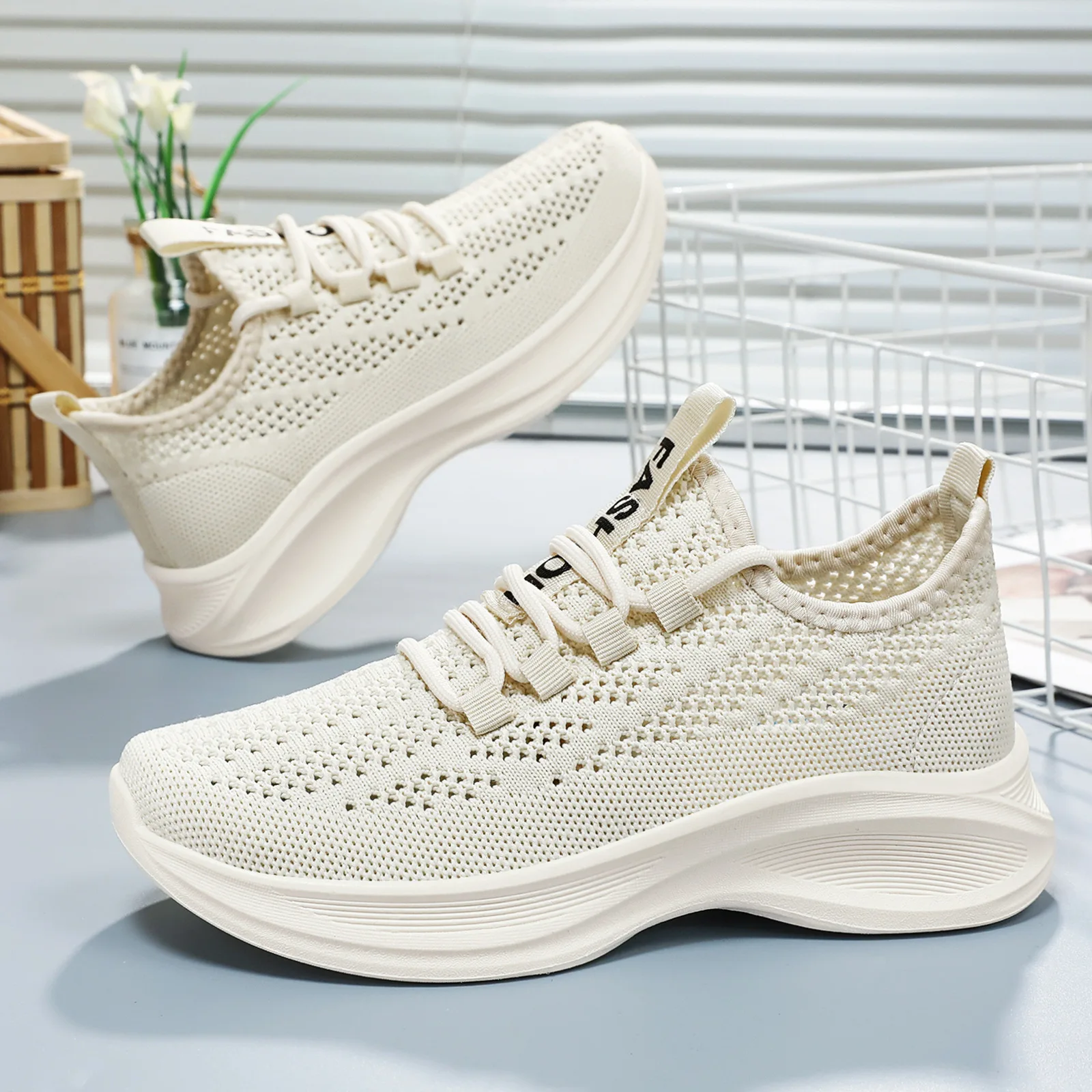 Somenie shoes women's 2026 spring fashion single shoes fly-woven mesh shoes breathable soft-soled running shoes casual shoes