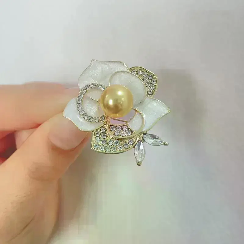 رائعة حجر الراين اللؤلؤ زهرة الكاميليا دبابيس دبوس للنساء الملابس معطف اكسسوارات الهدايا