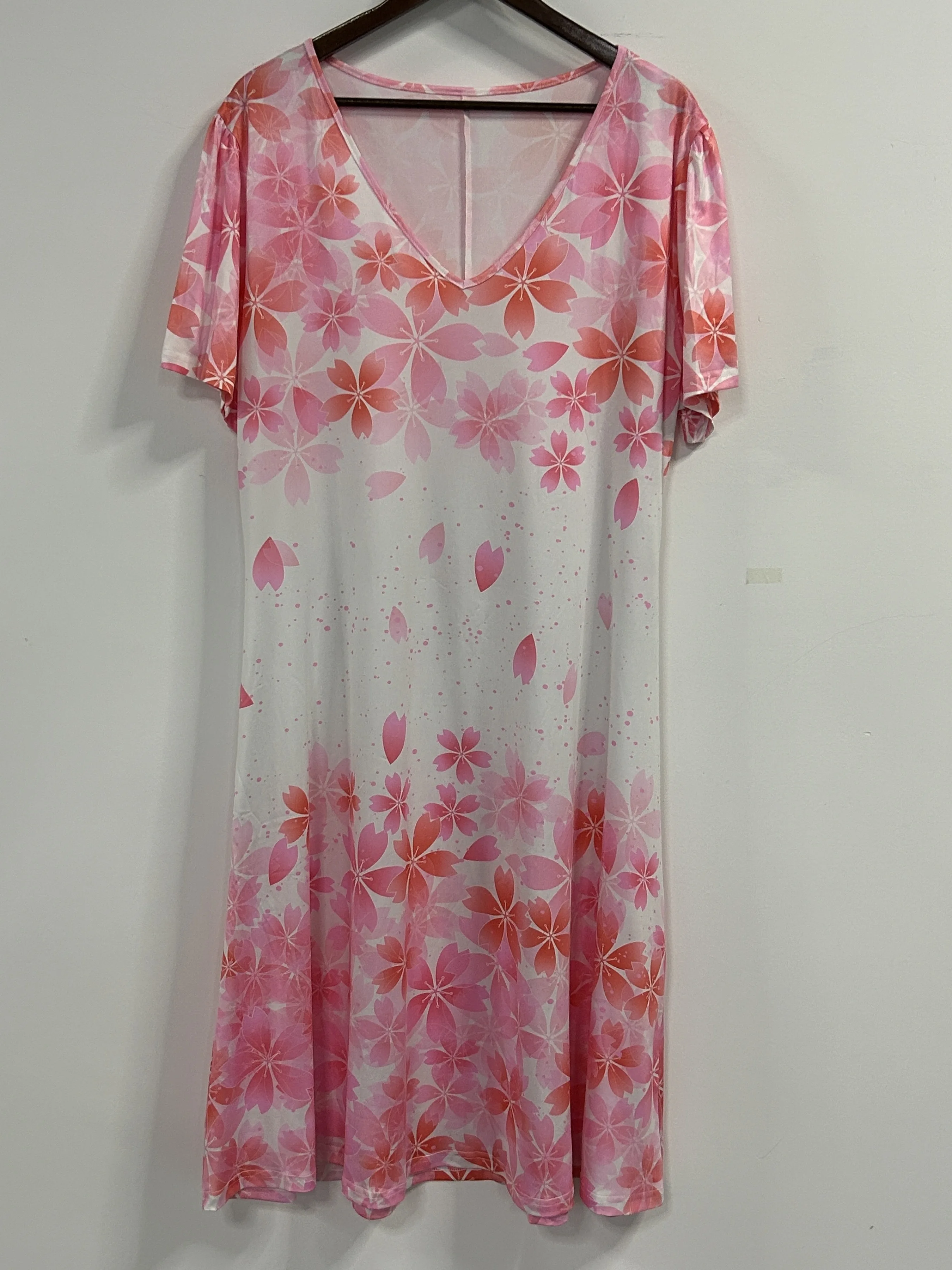 Plus Size Elegant Dress, Women's Plus Sakura Print Short Sleeve V Neck Slight Stretch Flowy Dress