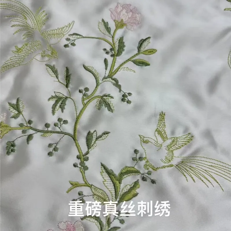 High-end custom-made heavy industry silk embroidered flower fabric 30 momme for cheongsam and Hanfu dresses