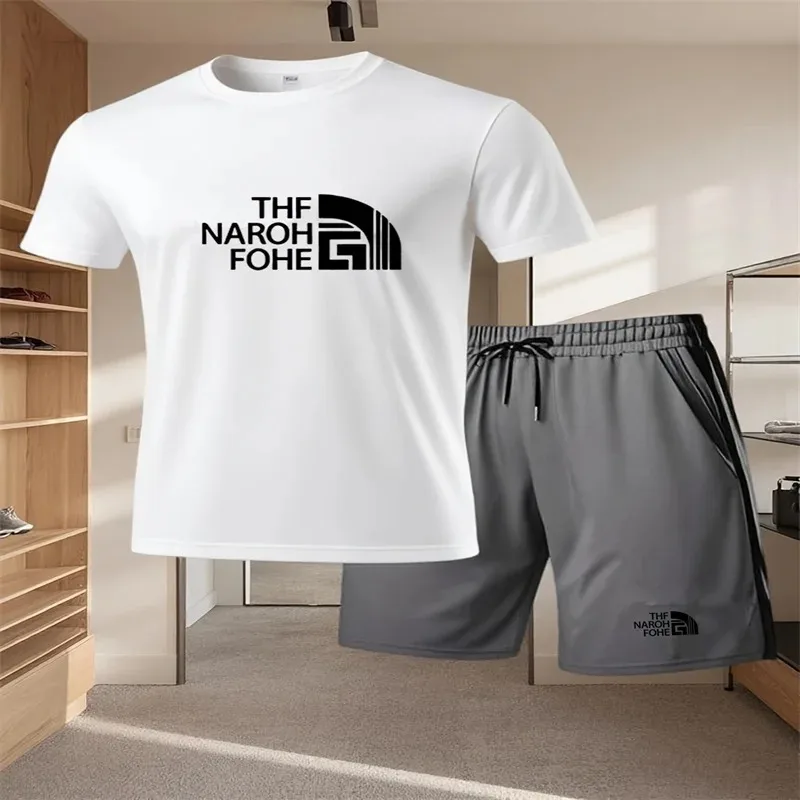

2026 New Men's Summer Fashion Set: Round Neck Short Sleeve T-shirt and Casual Shorts