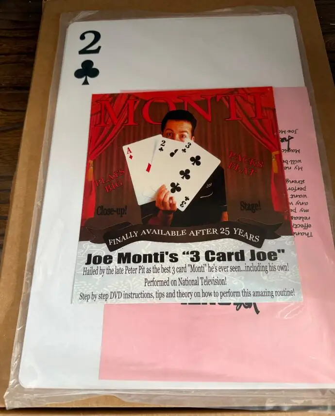 การ์ด 3 ใบ โจ เอ็กซ์-ลาร์จ ขนาด 41.5x28 ซม. - การ์ดหนาพิเศษ สำหรับมายากลบนเวทีและมายากลจิต  อุปกรณ์ประกอบการแสดงมายากล