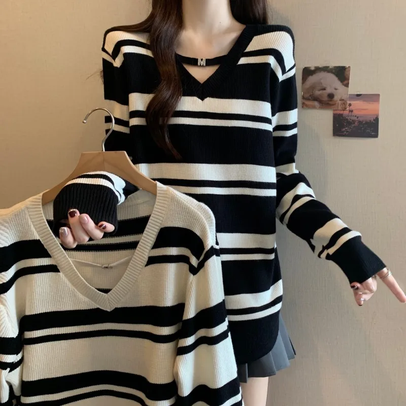 

Autumn and Winter Loose Fashion Striped V-neck Knitted Women's Sweater