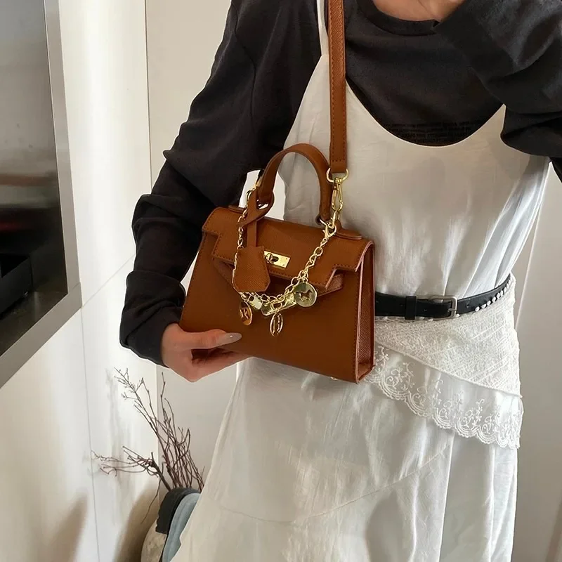 

High-End Designer Messenger Bag For Women - Trendy Vintage Leather Crossbody Clutch Minimalist Casual Tote With Superstar Letter