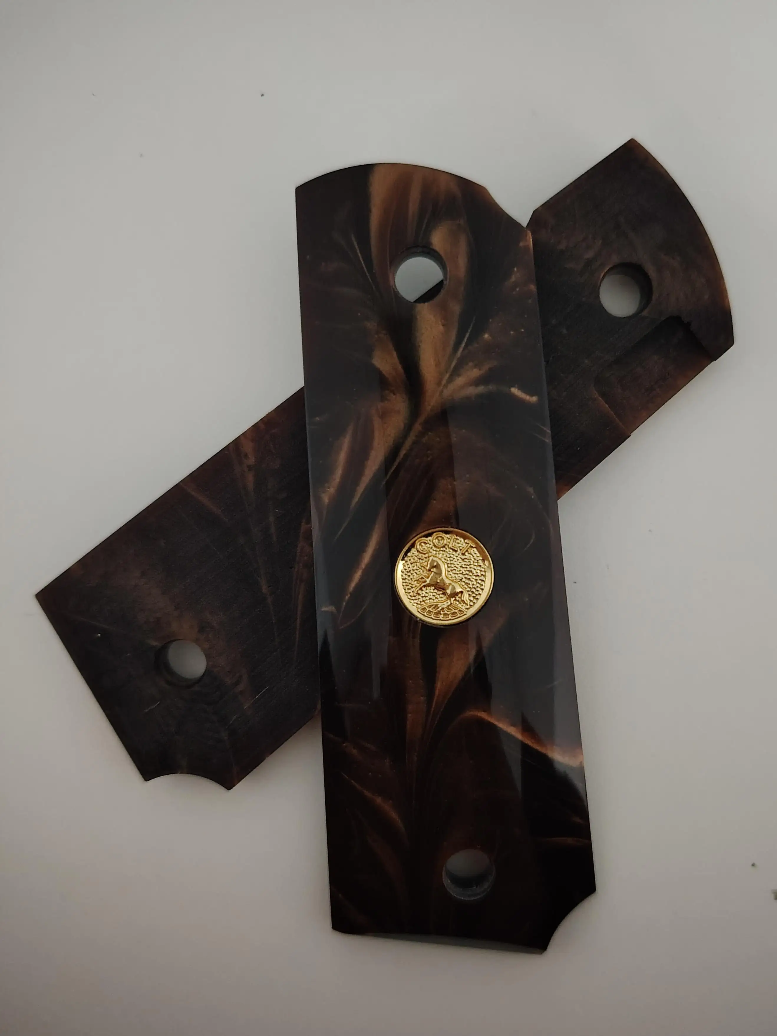 1911 그립스 풀 사이즈, 브라운 펄 골드 콜트 메달리온, 콜트, 킴버, 스프링필드, 레밍턴, 락 아일랜드, 군사 지휘관용에 적합