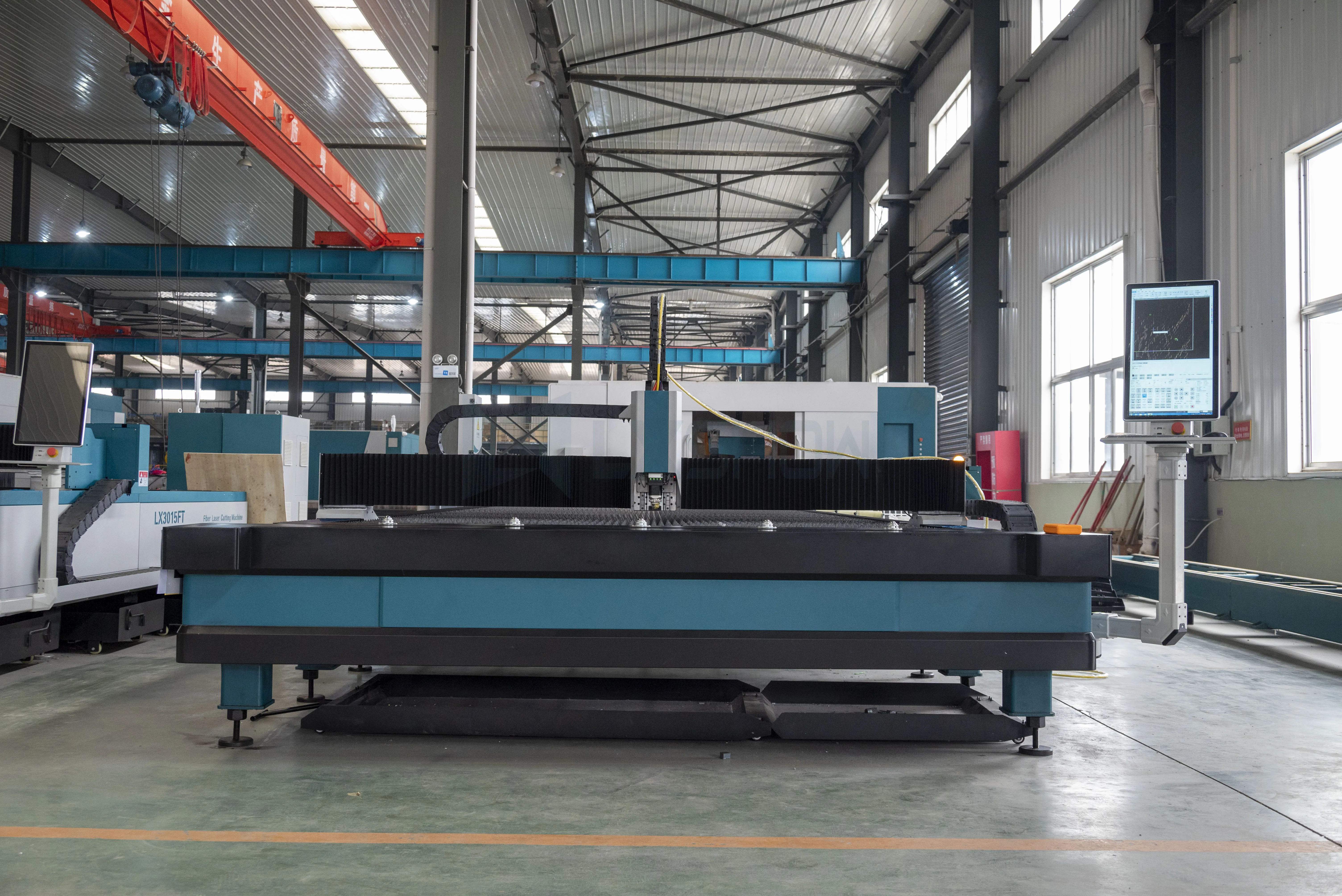 เครื่องตัดเลเซอร์3kW ตัดโลหะเหล็กขนาดใหญ่12 KW 6000W