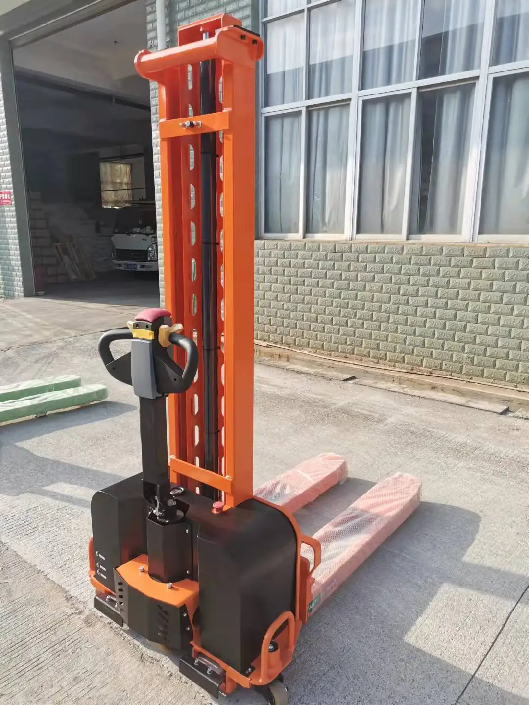 for WELIFTRICH 500kg 700kg 1000 kg 1.0 Ton 1250mm 1300mm lifting height economic full electric self lifter pallet stacker