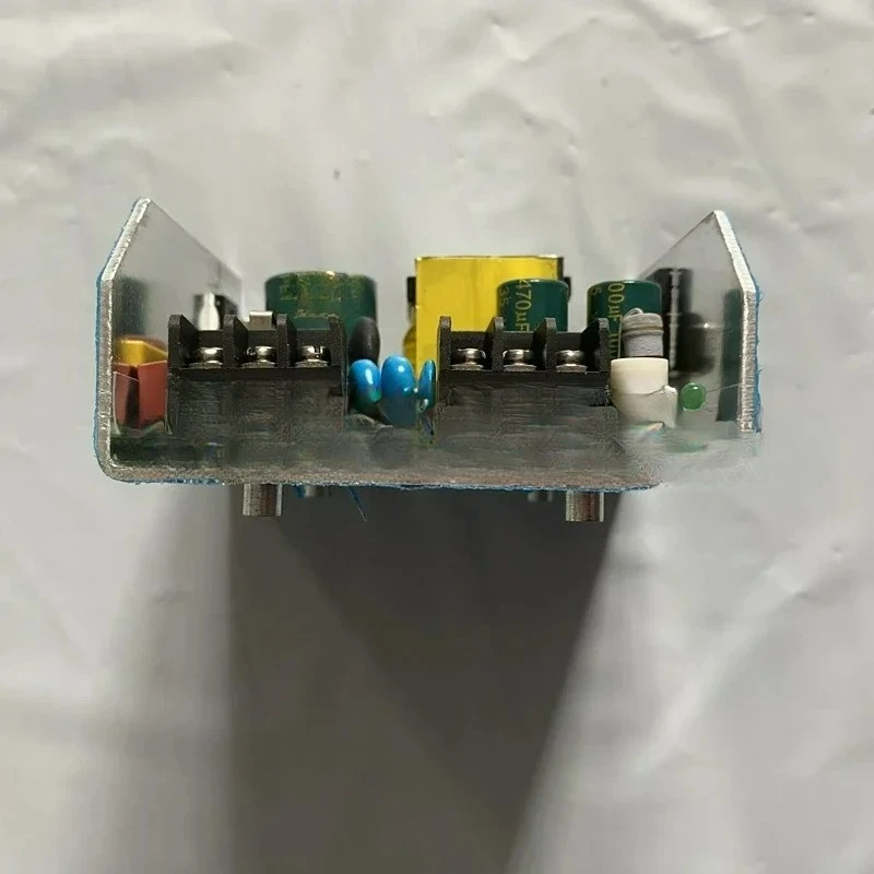 

YC-150 150 Вт Источник питания Выходное напряжение 24 В 12 В для 7x12 Вт 12x12 Вт 36X3 Вт Светодиодный светильник с подвижной головкой Mini Kingkong Moving Head