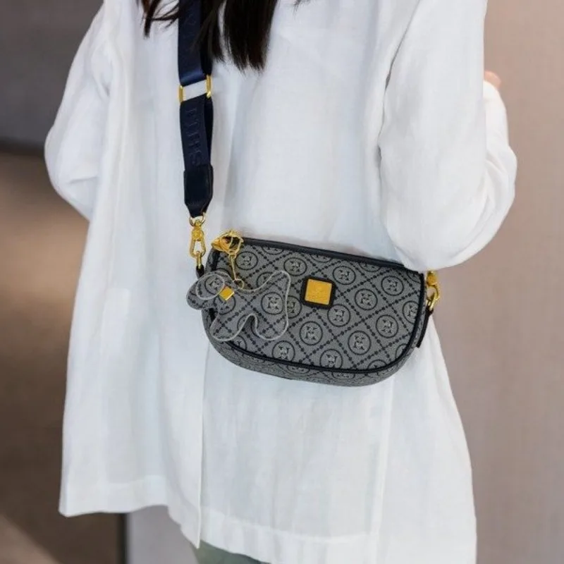 

Casual Luxury Vintage Diaper Bag For Women Trendy Leather Tote With Elegant Design And Minimalist Crossbody Messenger Function