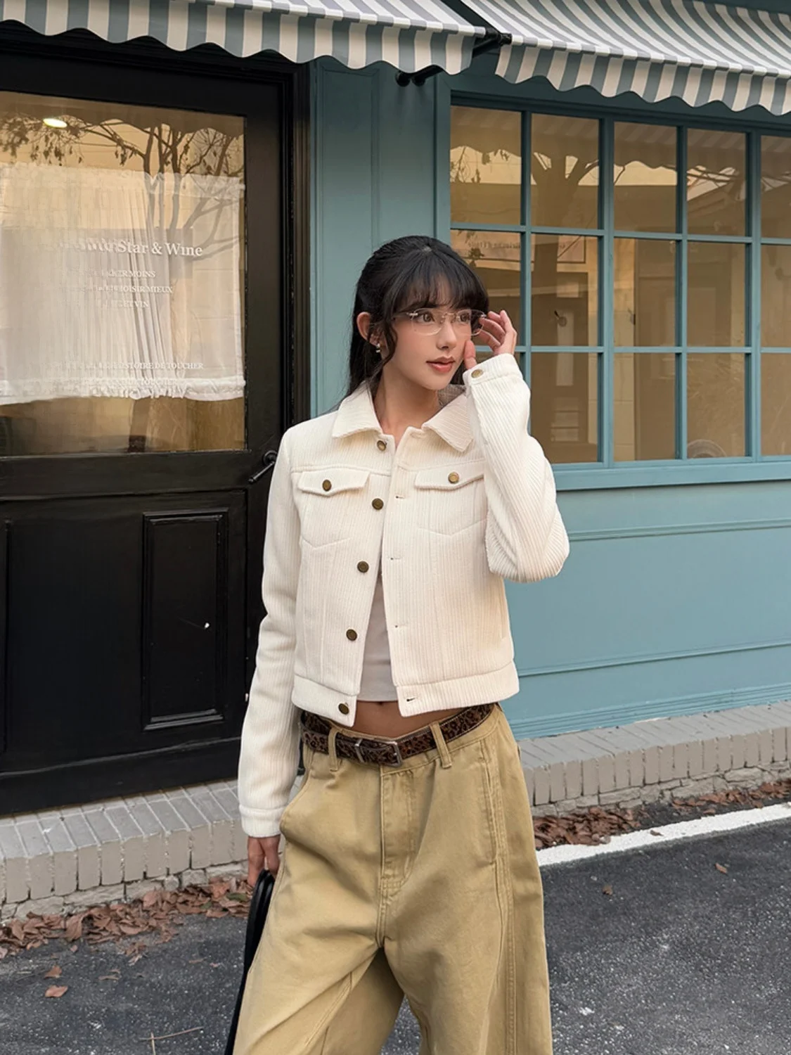 URKR Retro Sztruksowa Kurtka Damska Krótka Dopasowana z Wysokim Kołnierzem Zapinana na Guziki Casualowa Odzież Wierzchnia Poliester Nylon