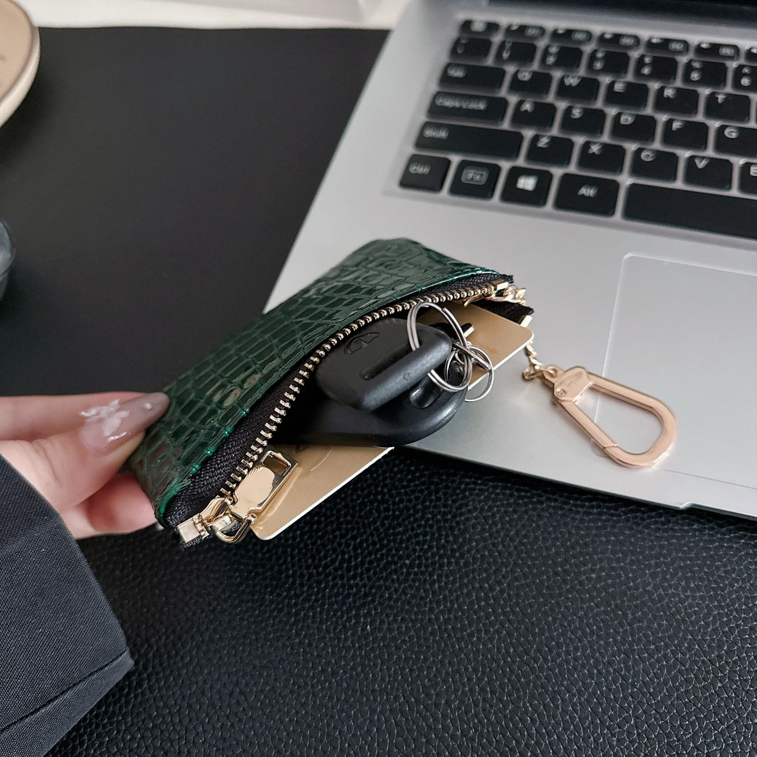 Mini Crocodile Zipper Coin Purse Portable Clutch Bag Versatile Keychain Bag With Keyring Mini Short Zipper Bag