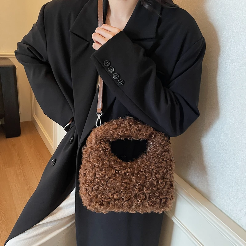 Clutch Bag for Women Soft Plush Tote Causal Versatile Shoulder Crossbody Winter Warm Lamb Wool Handbag